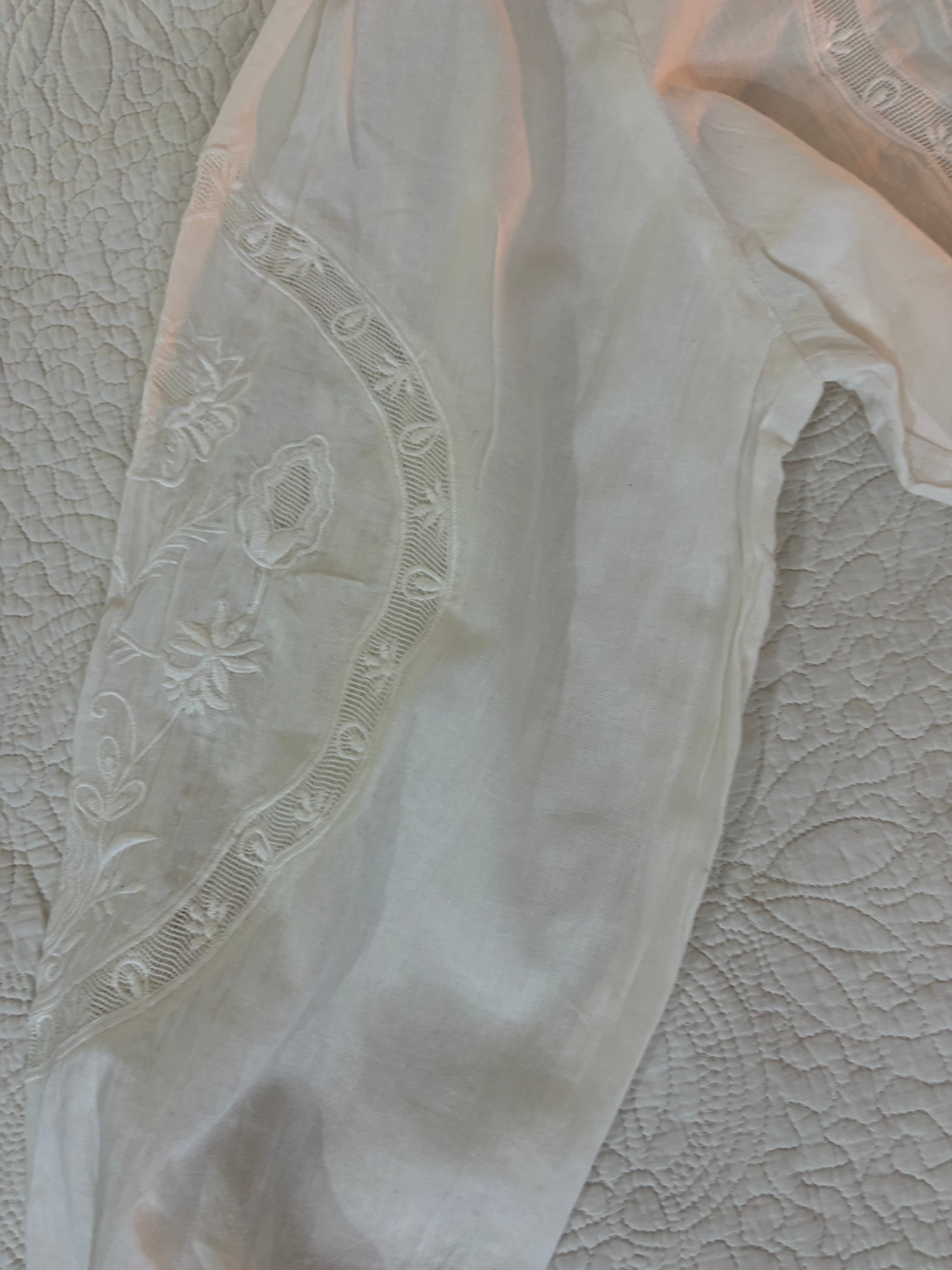 Indi&Cold embroidered top M