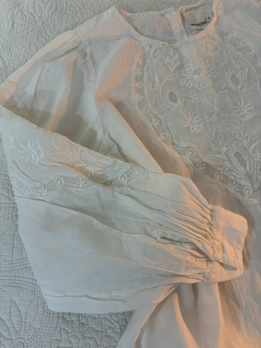 Indi&Cold embroidered top M