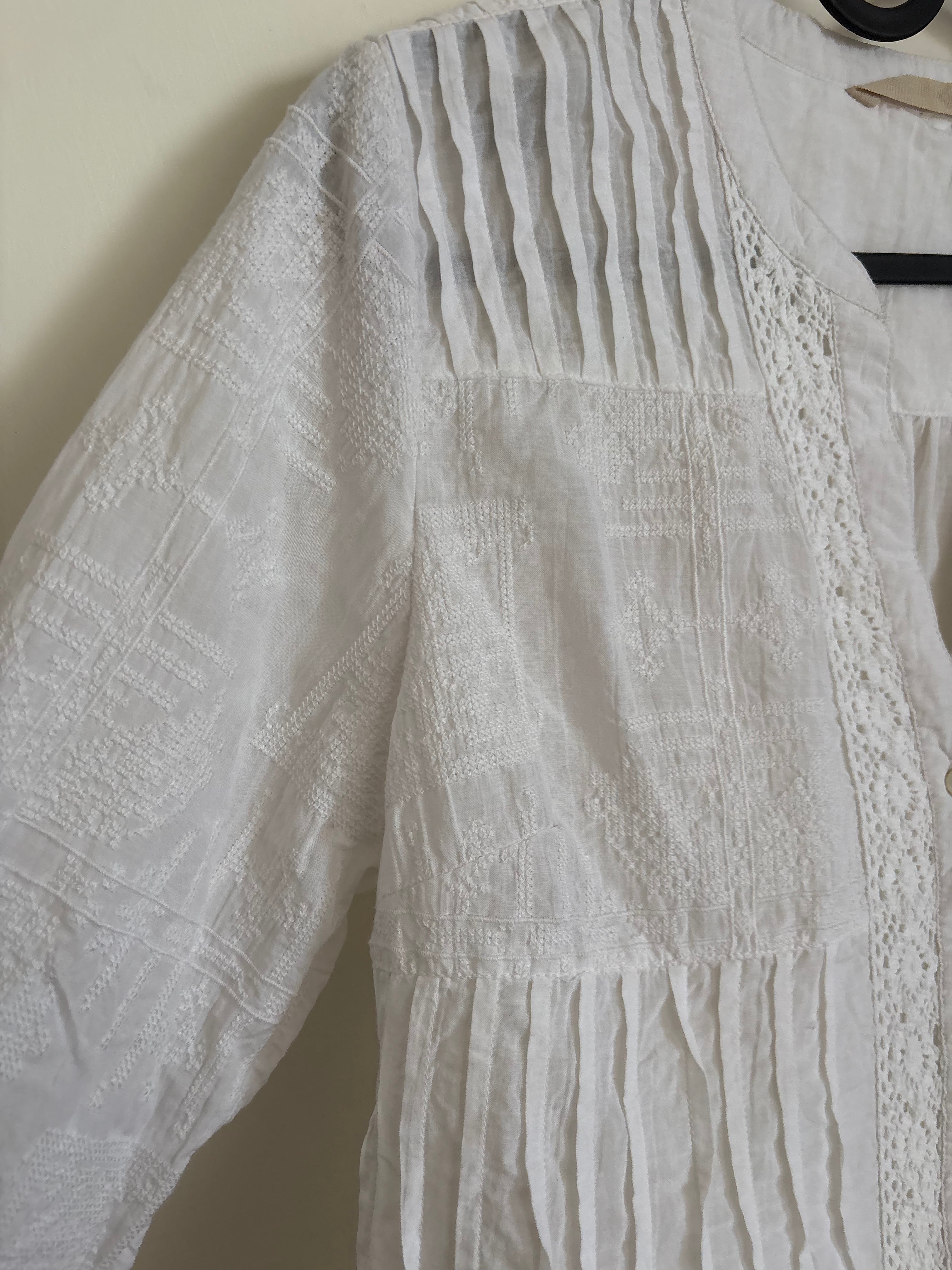SOFT SURROUNDINGS EMBROIDERED TOP S