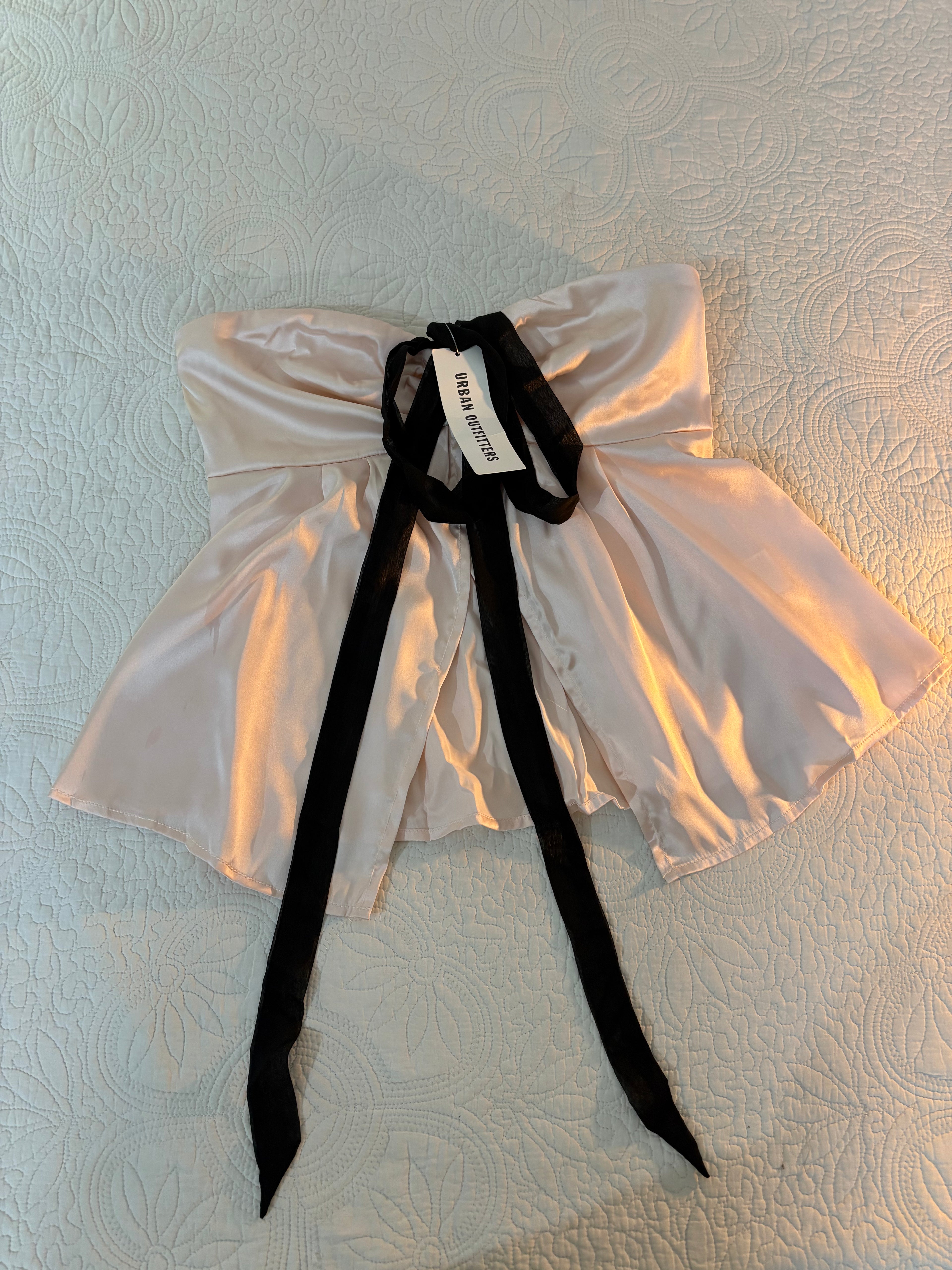 Ecote satin top M