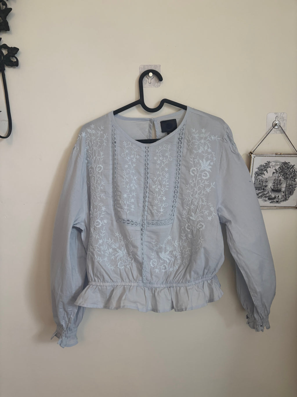 C&A EMBROIDERED BLUE TOP M