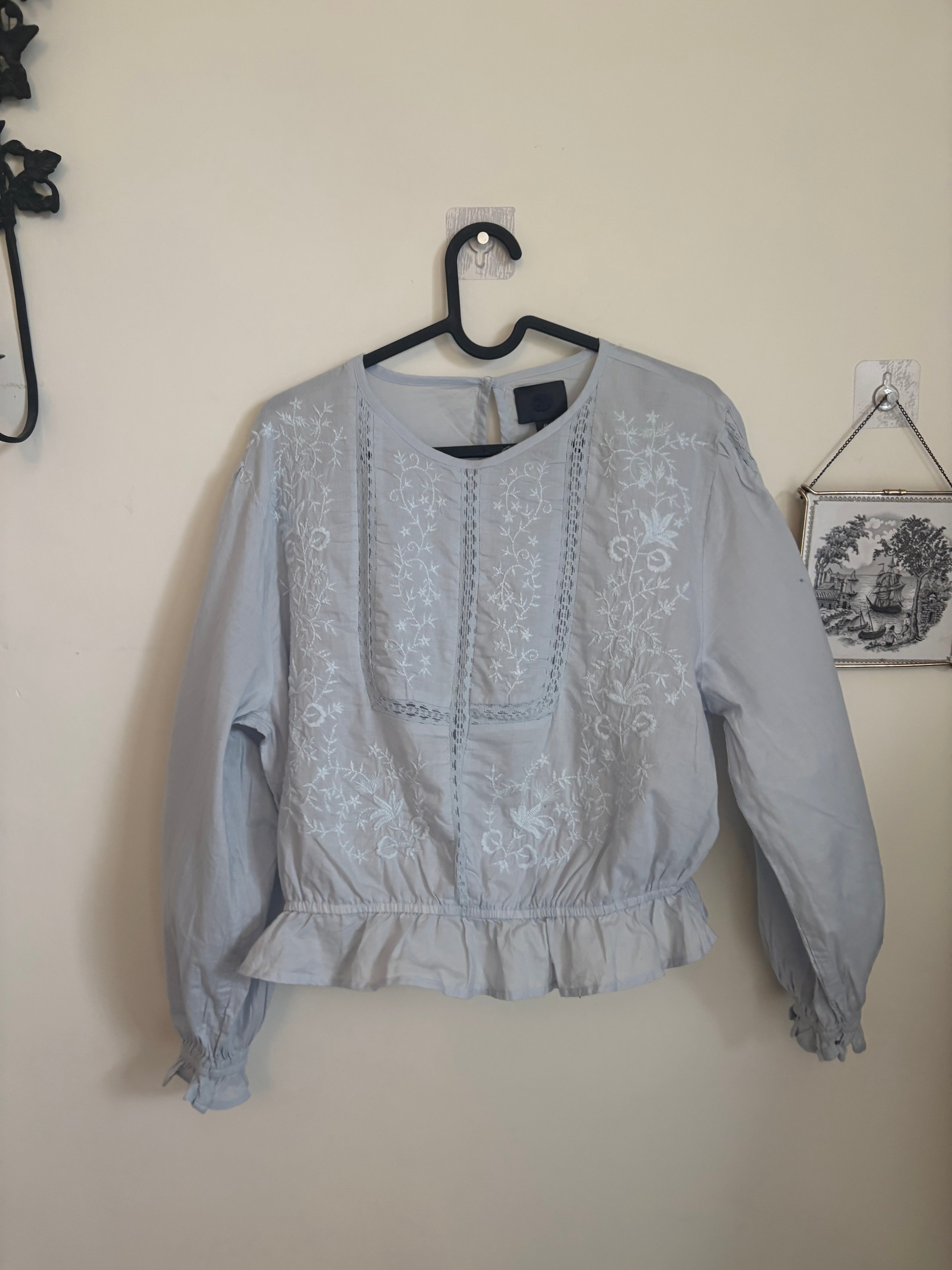 C&A EMBROIDERED BLUE TOP M