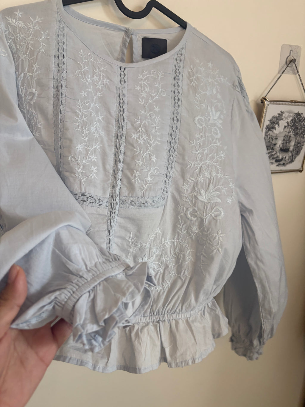 C&A EMBROIDERED BLUE TOP M