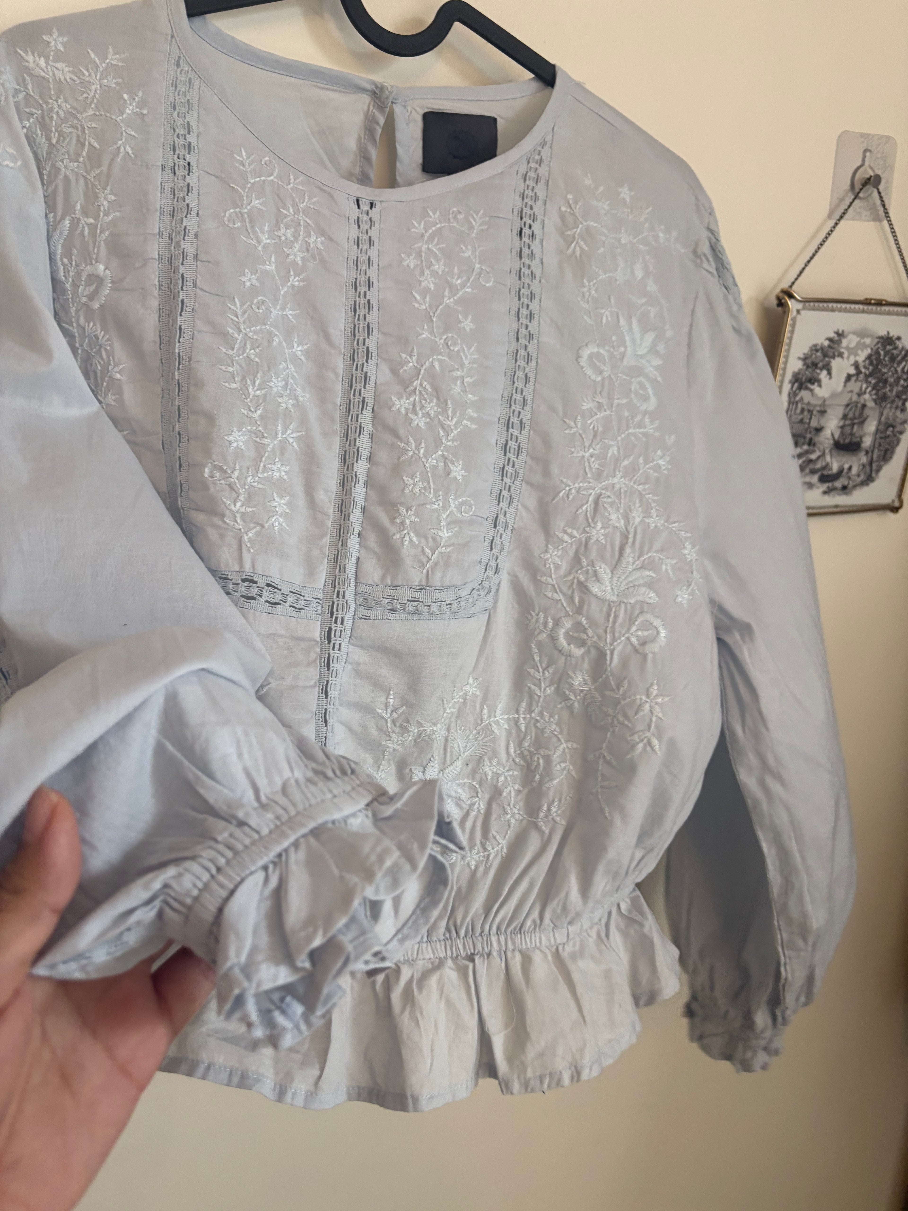 C&A EMBROIDERED BLUE TOP M