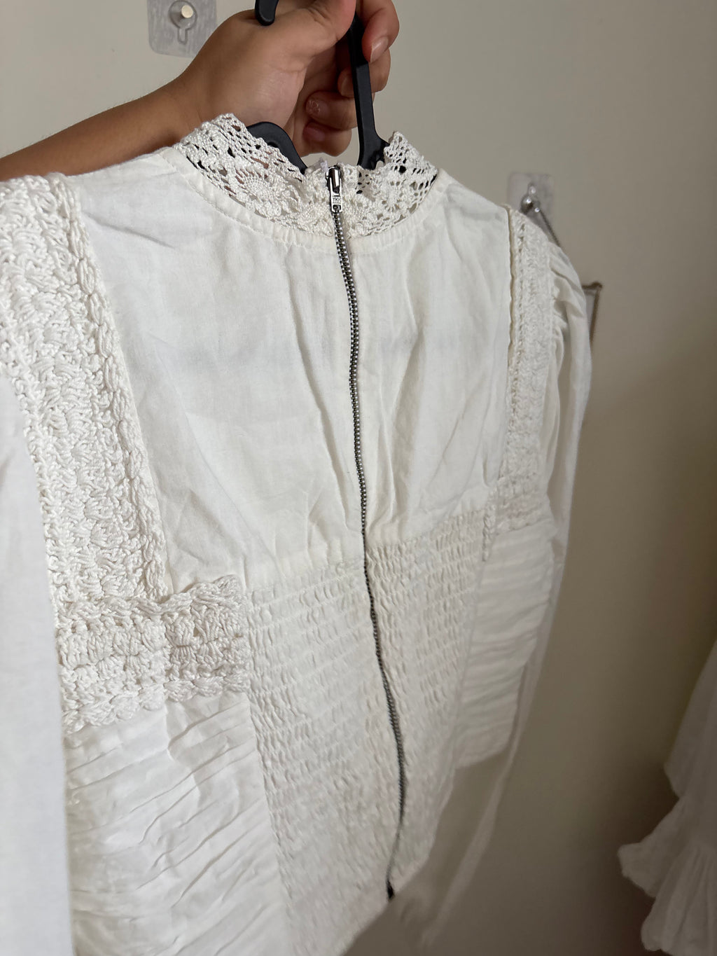 FARM RIO Off-White Crew Neck Long Sleeve Crochet Blouse (ATLTERED)