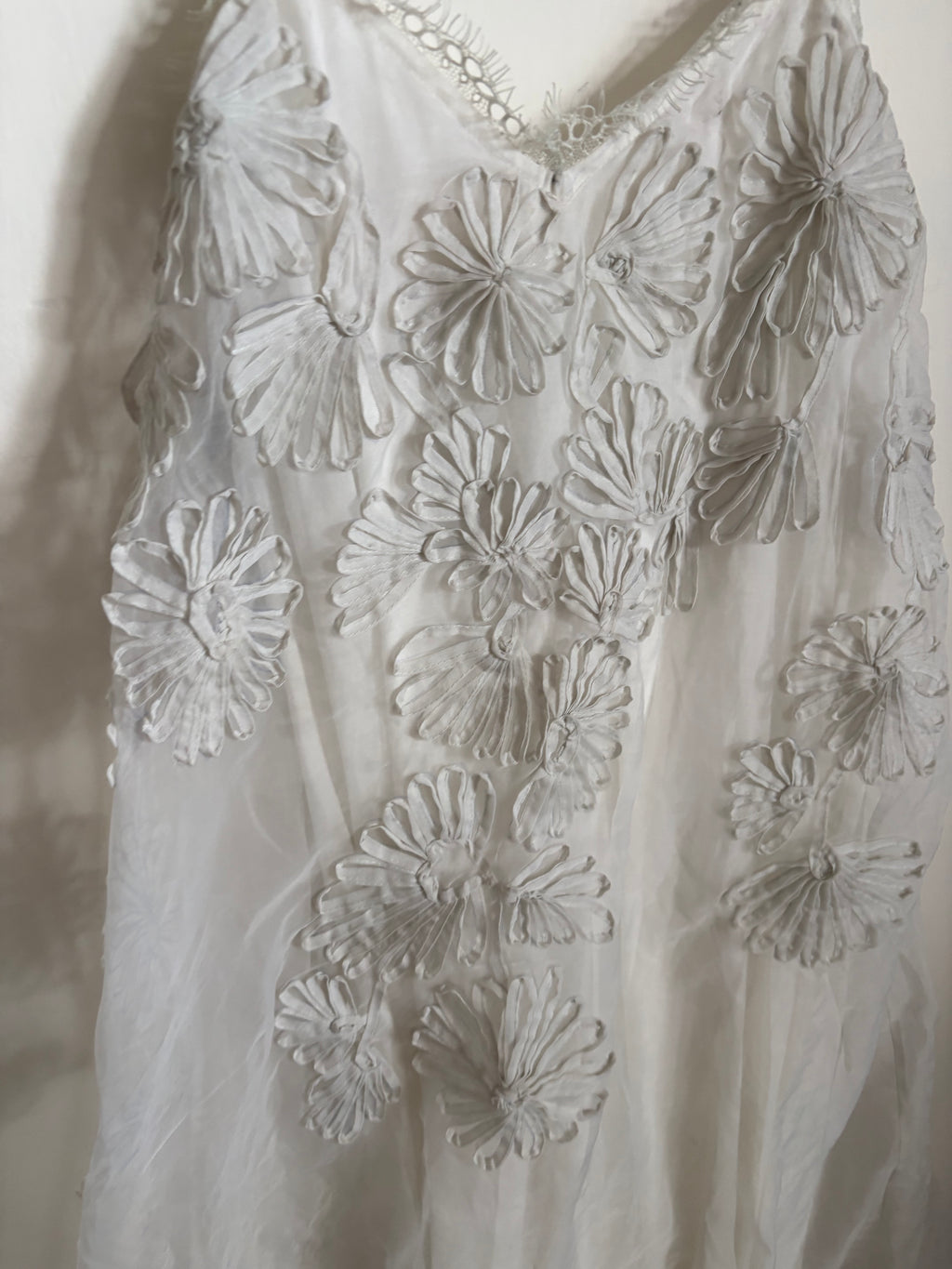 Let Me Be Sleeveless Appliqué Midi Dress XS