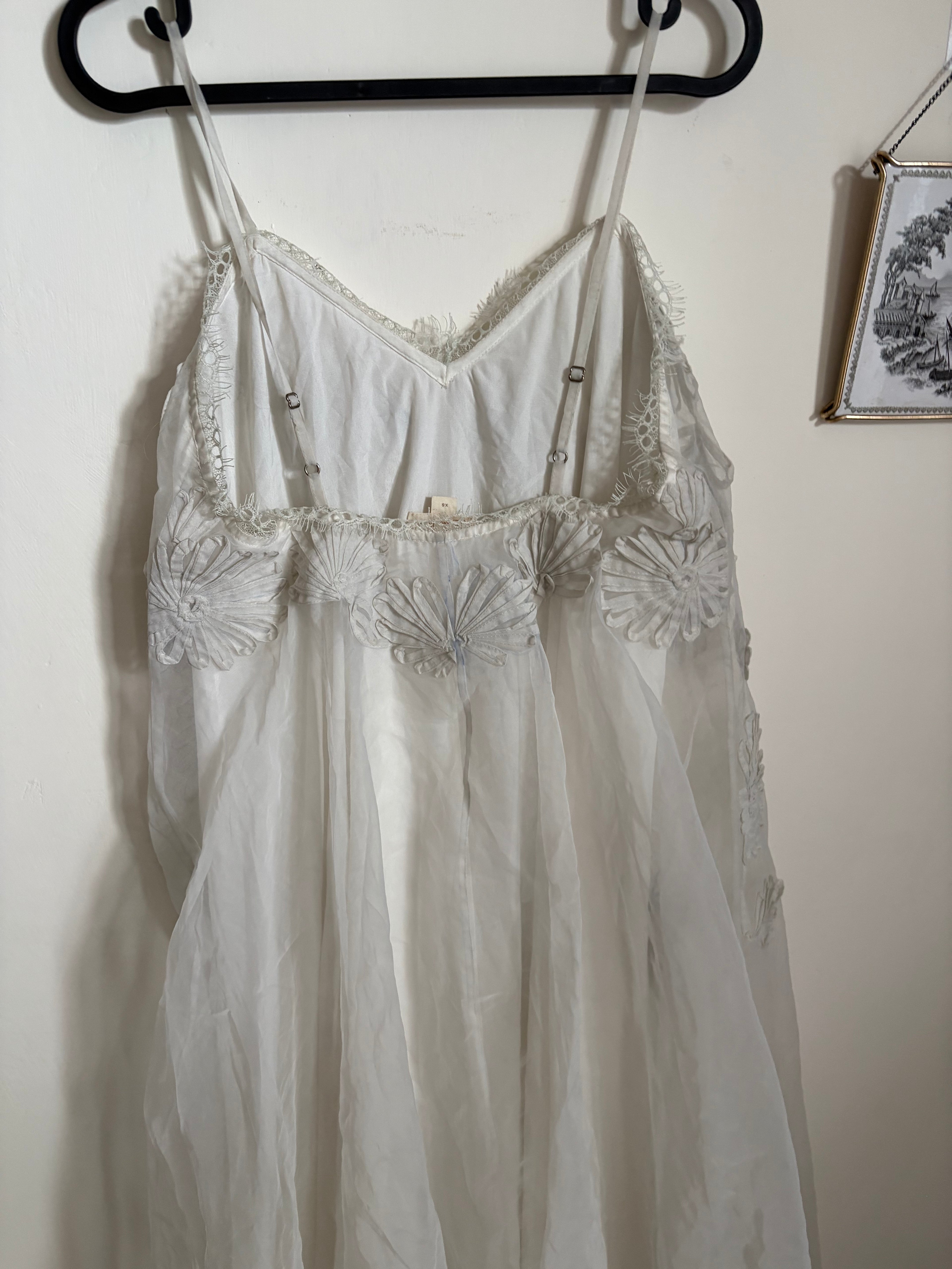 Let Me Be Sleeveless Appliqué Midi Dress XS