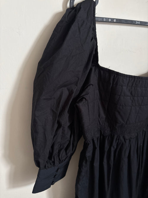 BLACK QUILTED BUST MINI DRESS S