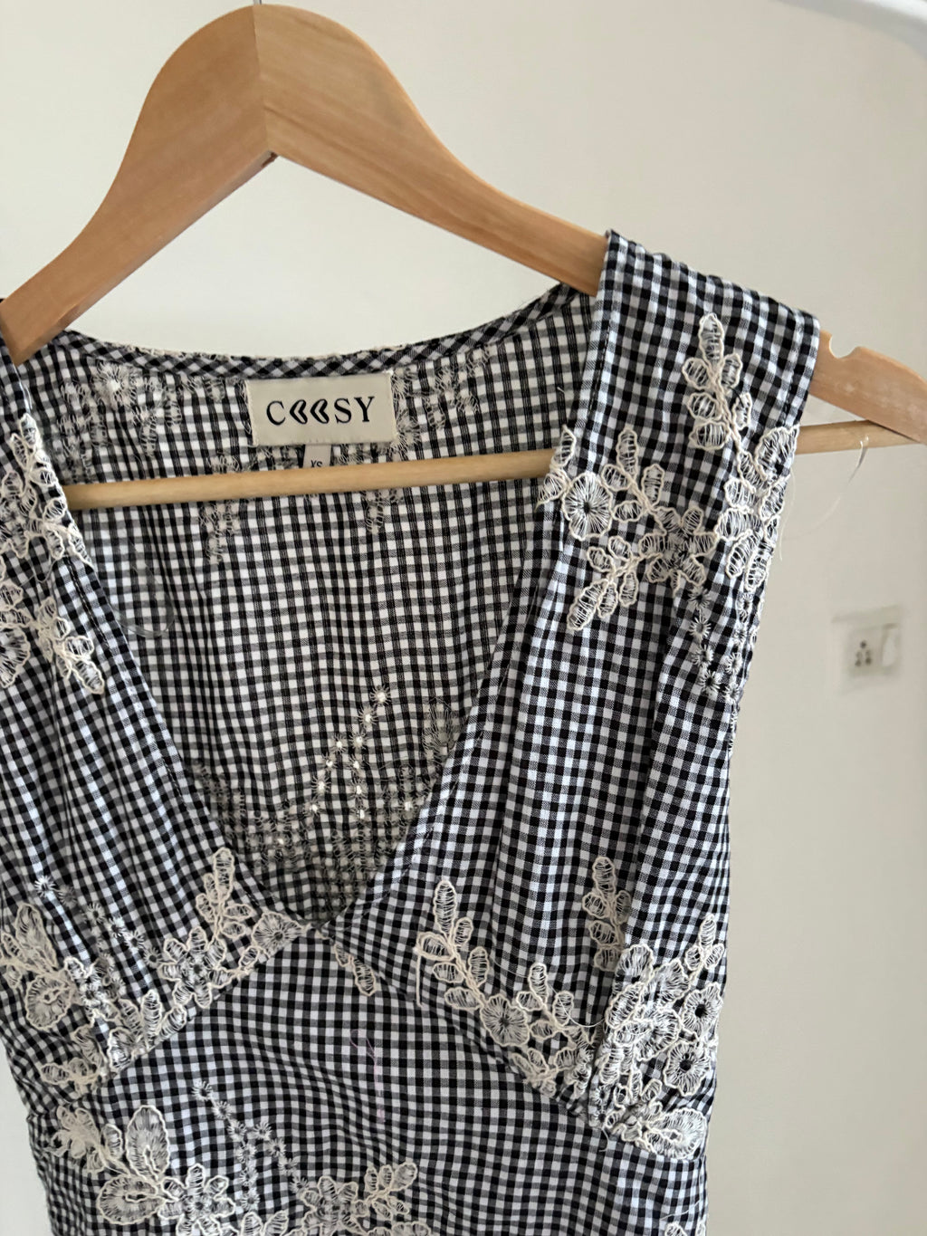 Coosy Gingham embroidered top XS