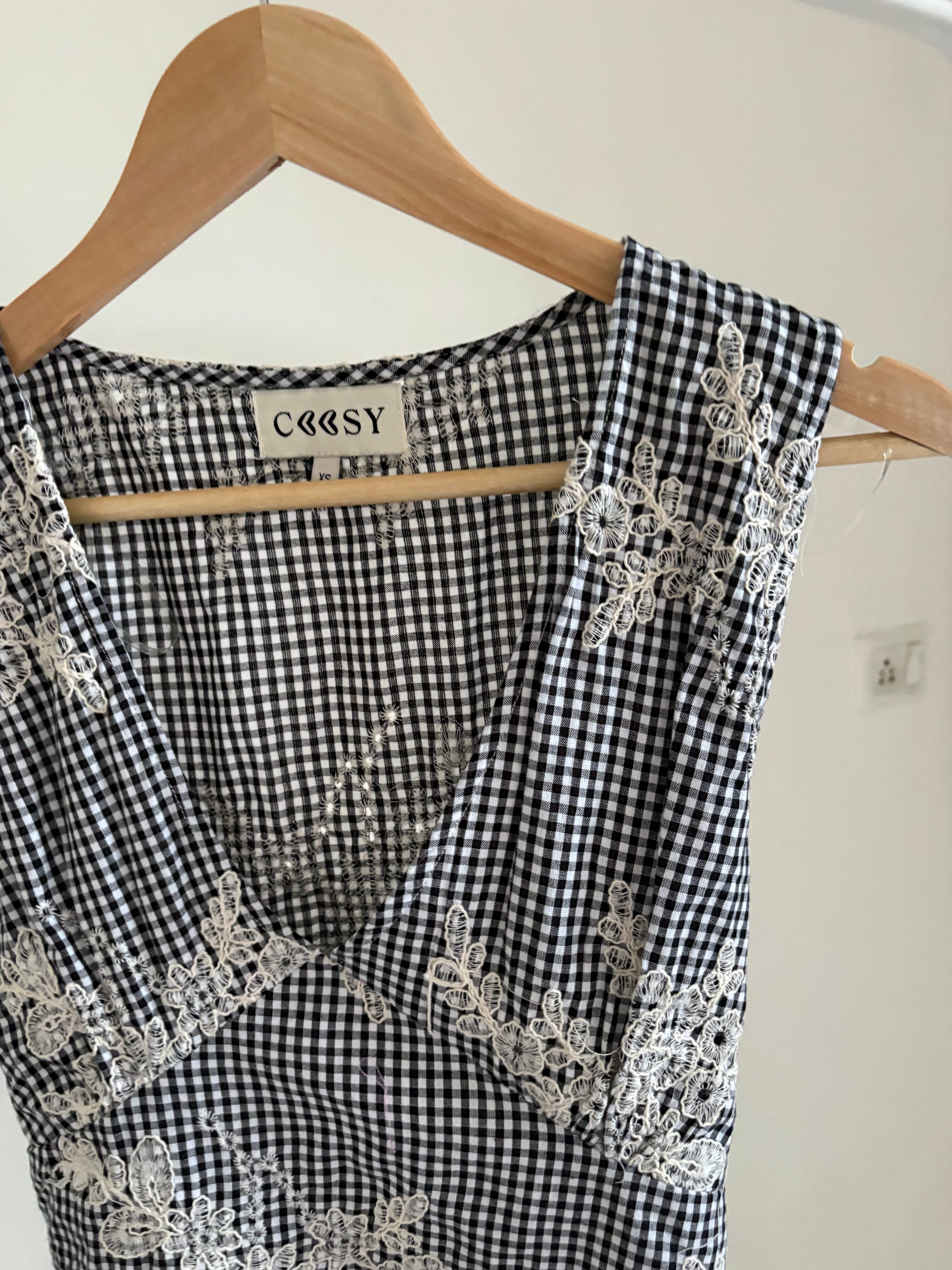 Coosy Gingham embroidered top XS