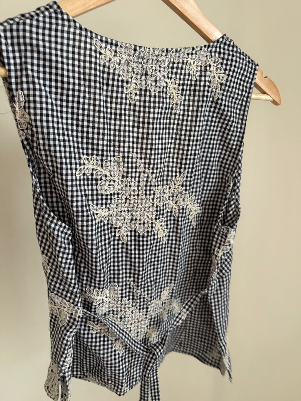Coosy Gingham embroidered top XS