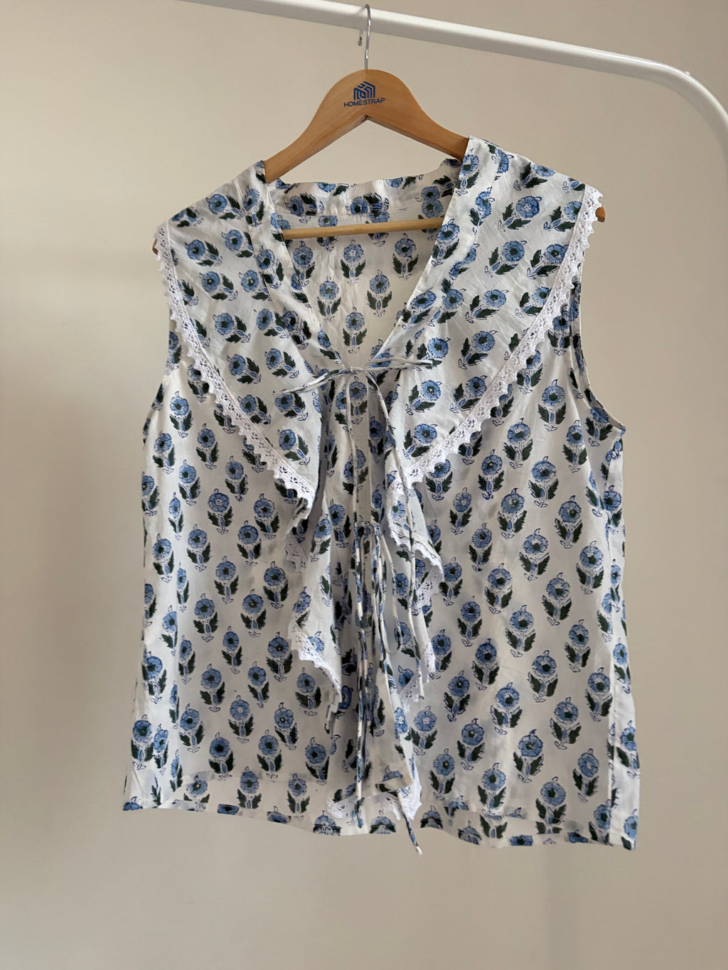 Cotton sleeveless ruffle collar top L