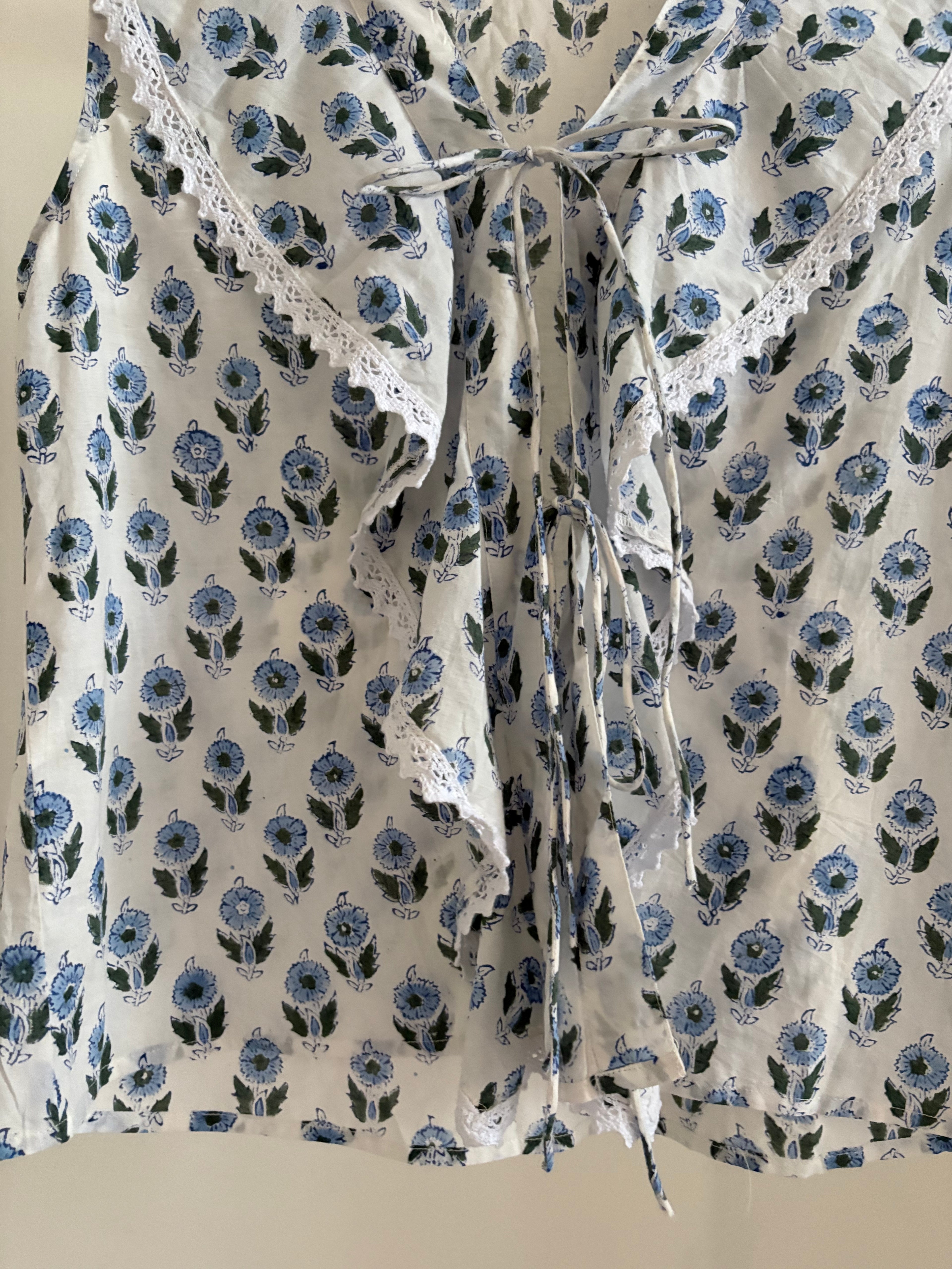 Cotton sleeveless ruffle collar top L