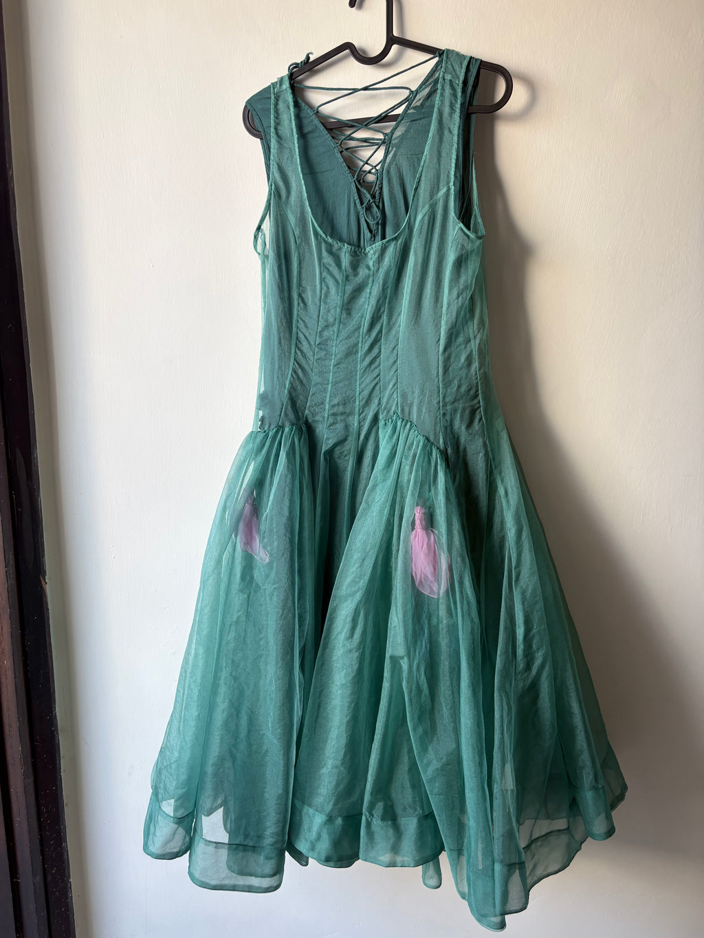 LET ME BE  Seamed Sleeveless Basque-Waist Floral Dress S