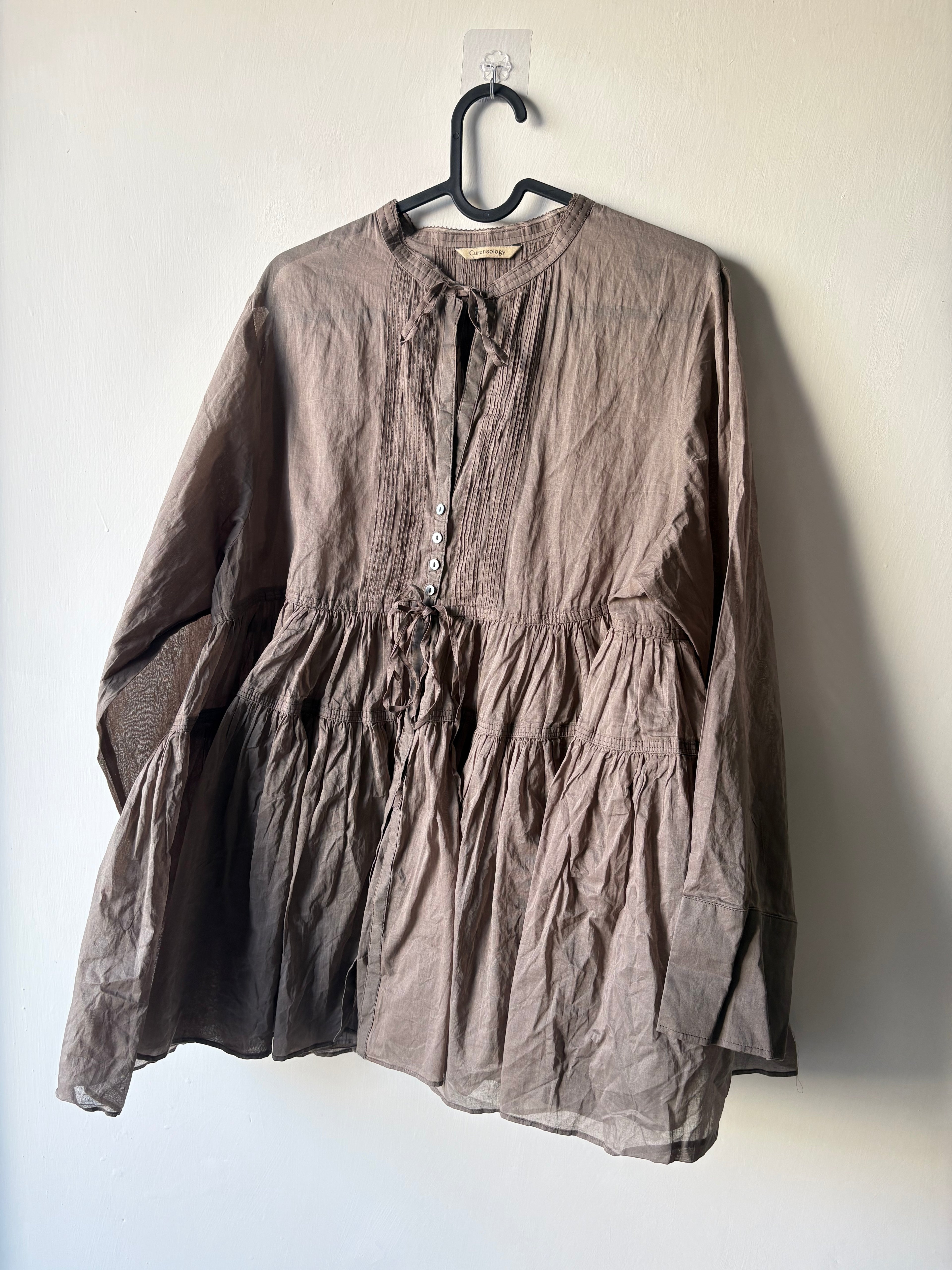 CURENSOLOGY TIERED BLOUSE FS